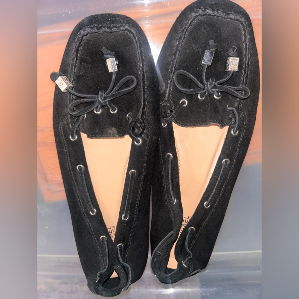 Gently use women’s shoes size 8 - Picture 2 of 4